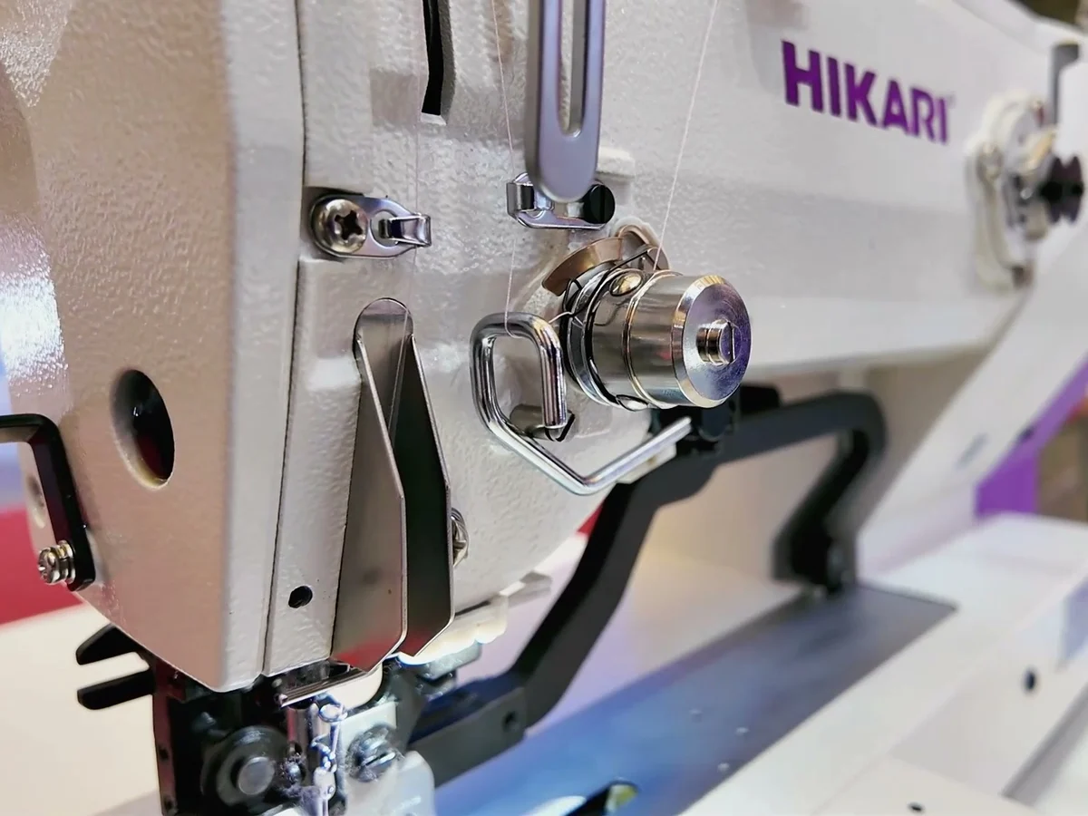 Ojaladora electrónica industrial de ojal recto Hikari HBH-1790E-S 2 Ojaladora electrónica industrial de ojal recto Hikari HBH-1790E-S, detalle del cabezal